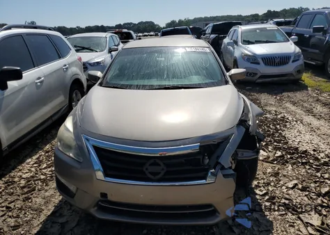 2015 Nissan Altima 2.5 из США, поврежденный, VIN 1N4AL3AP3FN897678